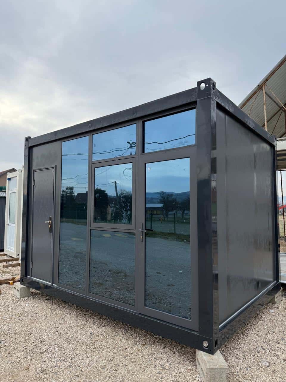 Urban Pro- antracit model – modularni kontejner 6 × 3 × 2.8 m, fotografija 1