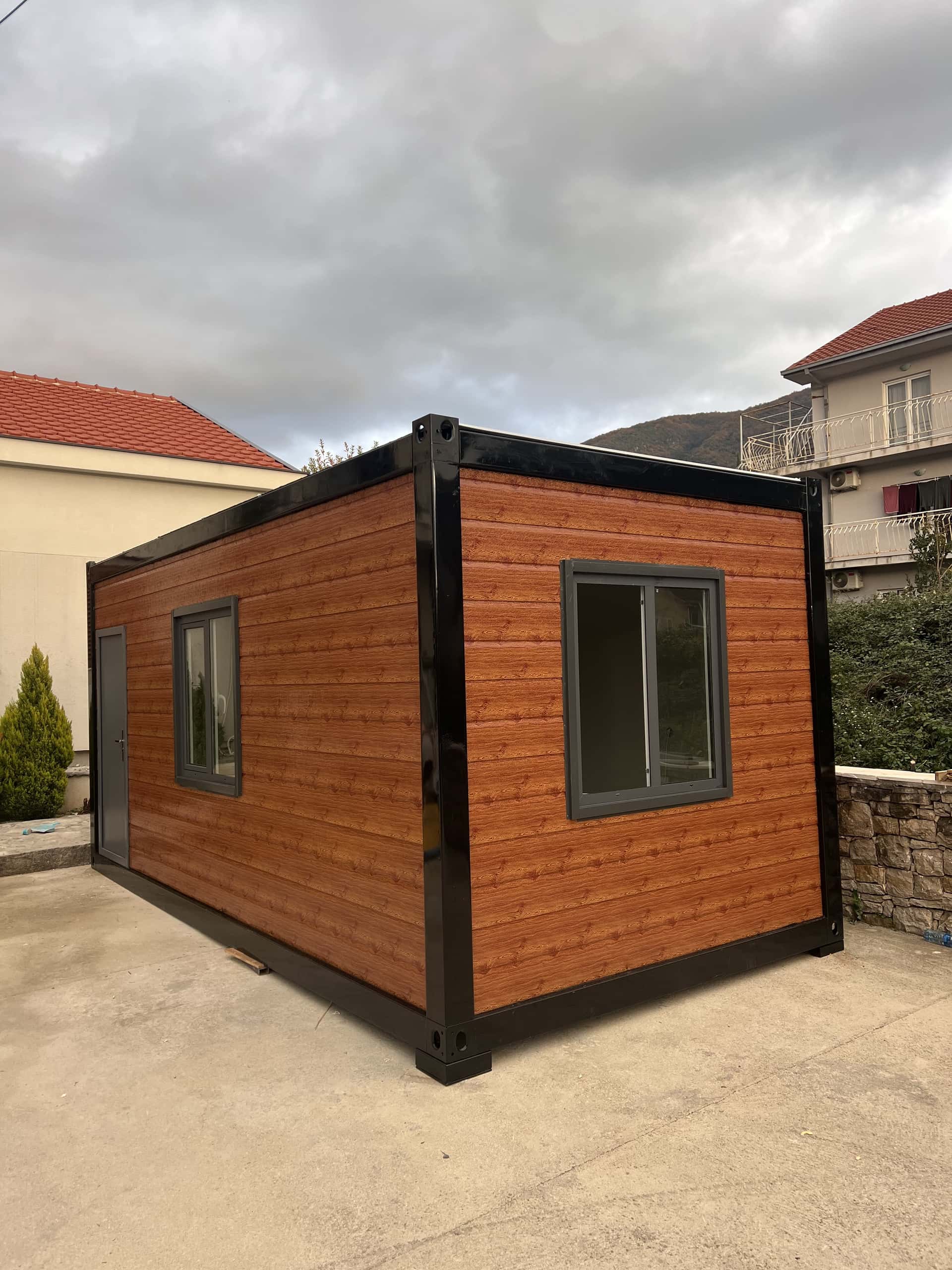 High Standard Wood – modularni kontejner 6 × 3 × 2.8 m, fotografija 1